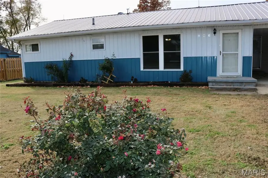 103 Calvin, Matthews, MO 63867 - Image #2