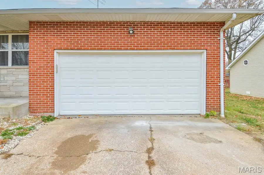 100 Winchester Drive, Belleville, IL 62223 - Image #3