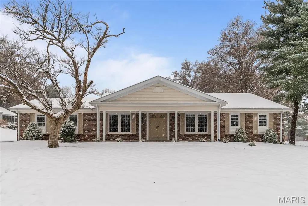 129 Royal Manor Court, Saint Louis, MO 63141 - Image #1