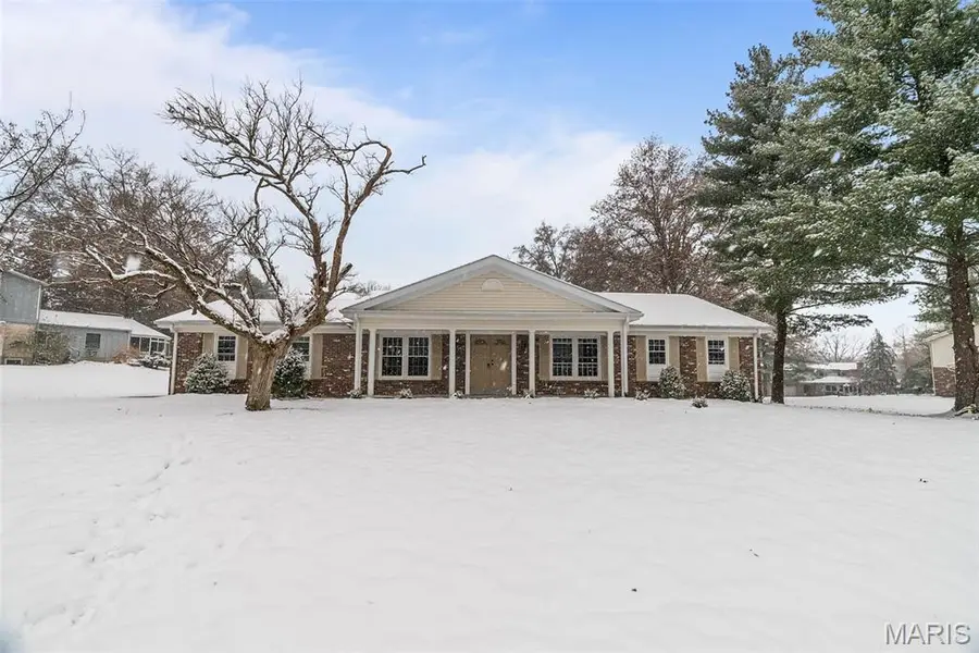 129 Royal Manor Court, Saint Louis, MO 63141 - Image #2