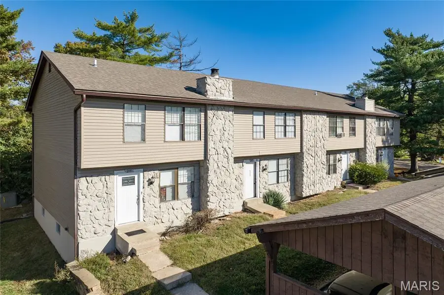 233 Northport Hills Drive, Florissant, MO 63033 - Image #2