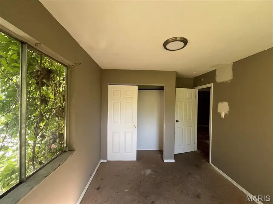 356 Scenic Drive, Saint Louis, MO 63137 - Image #2