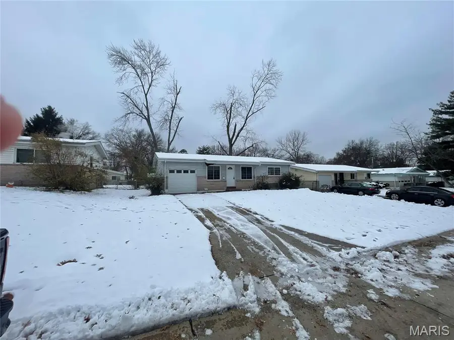 2252 Luxmore Drive, Saint Ferdinand, MO 63136 - Image #2