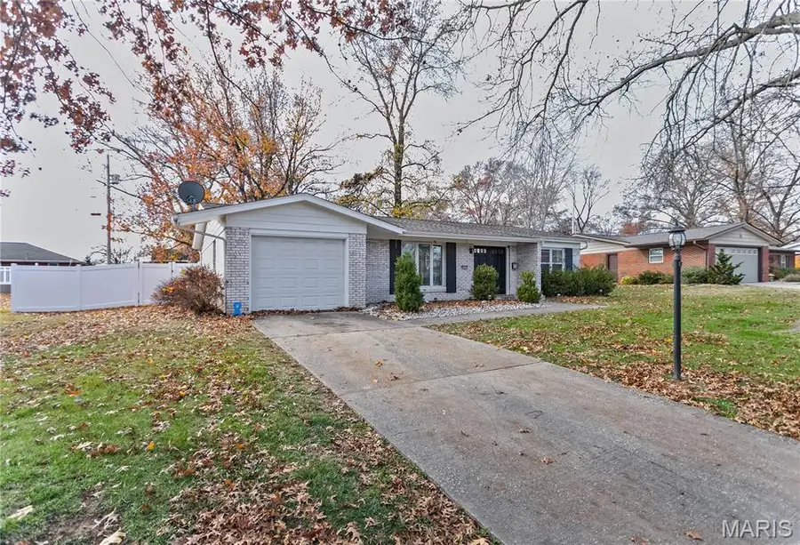 4404 Briarcliff Drive, Alton, IL 62002 - Image #2