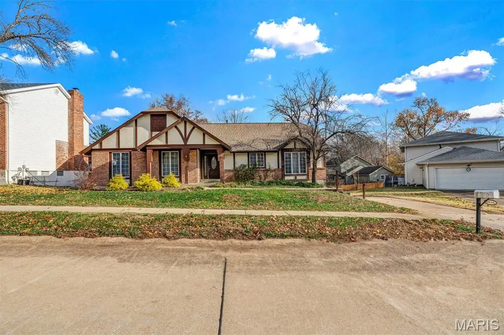 2034 Emerald Crest Court, Chesterfield, MO 63017 - Image #1