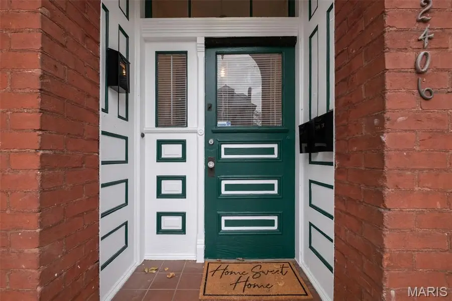 2406 S 13th Street, Saint Louis, MO 63104 - #2