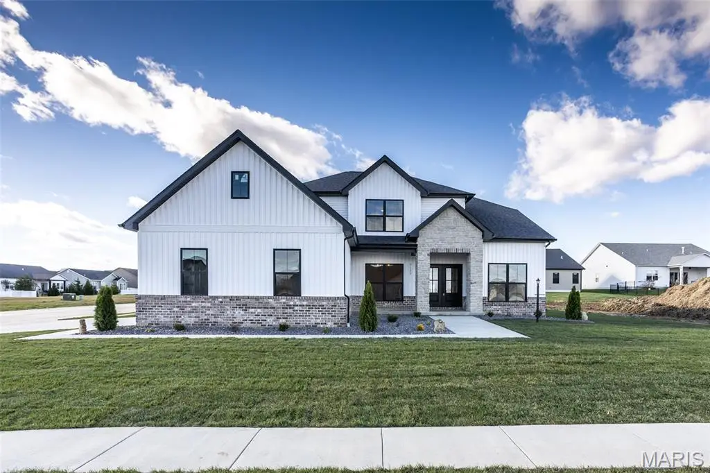 7123 Savannah Drive, Glen Carbon, IL 62034 - Image #1