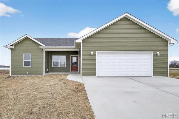 104 Birchtree Drive, Vandalia, MO 63382