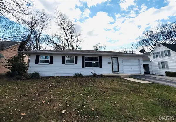 584 W Center Street, Nashville, IL 62263