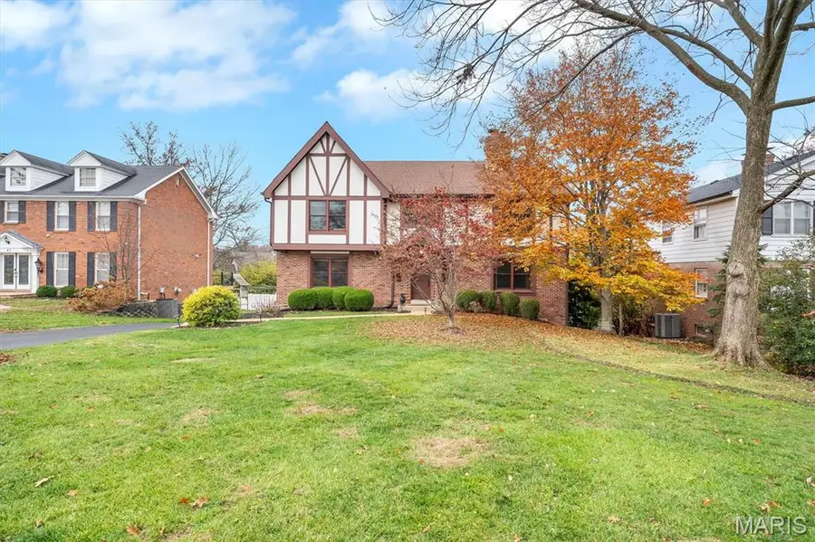 49 Granada Way, Saint Louis, MO 63124 - Image #2