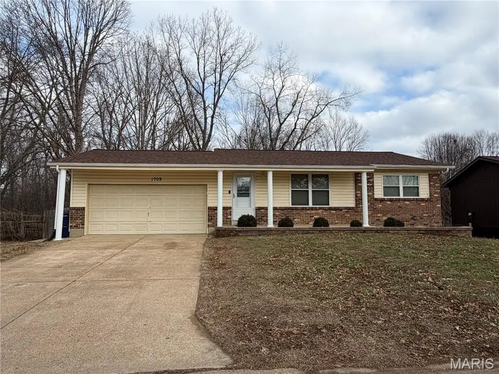 1709 Hawthorne Drive, Pacific, MO 63069 - Image #1