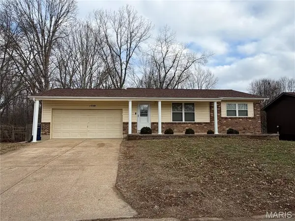 1709 Hawthorne Drive, Pacific, MO 63069