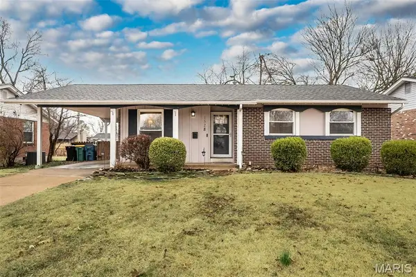 1528 Coachway Lane, Hazelwood, MO 63042