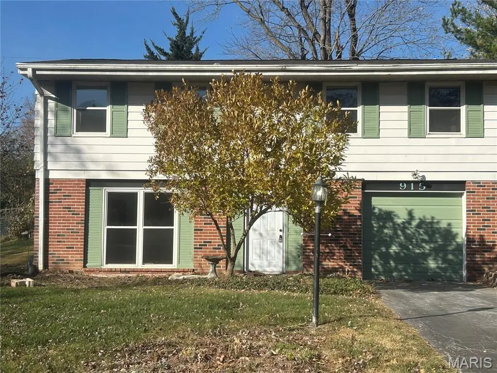 915 Trianon Lane, Missouri River, MO 63011 - Image #1