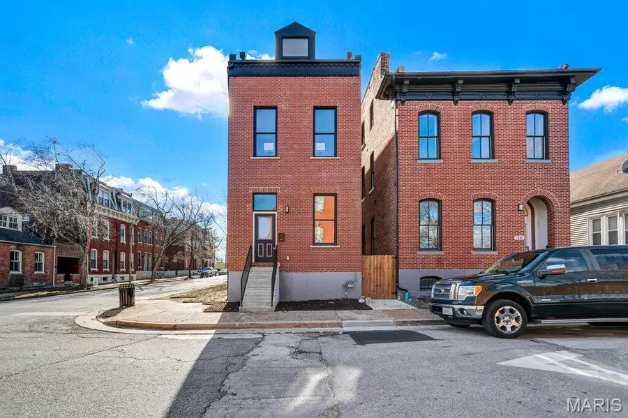 1000 Barton Street, Saint Louis, MO 63104 - Image #2