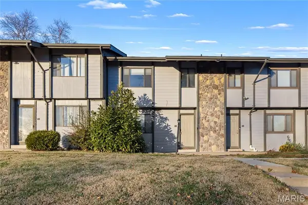 2503 Savoy Drive #2503, Lake St Louis, MO 63367