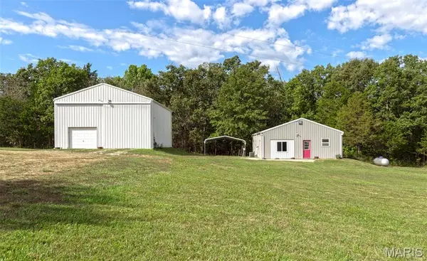 33945 Holiday Hills Road, Richland, MO 65556