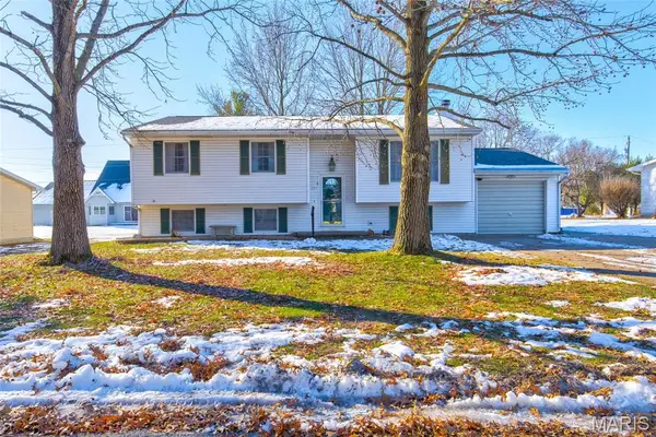 171 Willowood Road, Litchfield, IL 62056