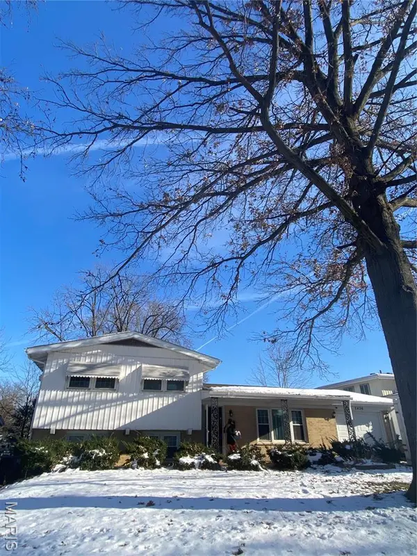 2436 Pinehurst Drive, Overland, MO 63114