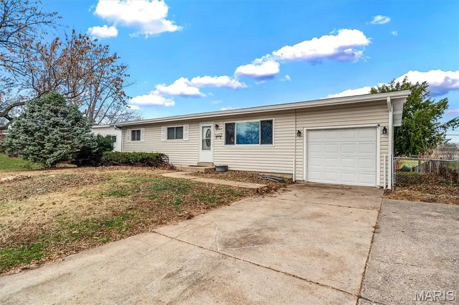 2145 Flamingo Drive, Florissant, MO 63031 - Image #2