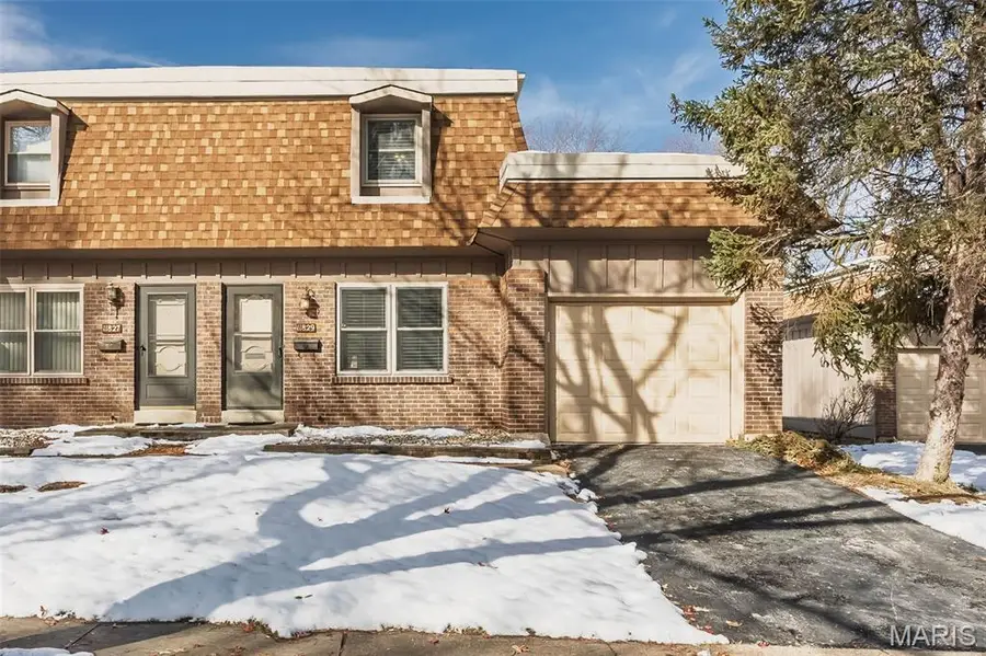 11829 Sologne Court, Maryland Heights, MO 63043 - Image #3