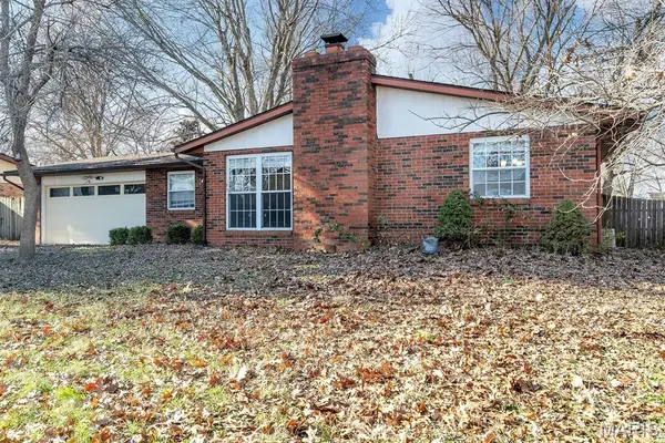 213 Saint John Drive, Belleville, IL 62221