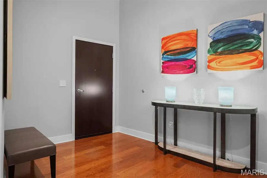 8025 Maryland Avenue #4J, Clayton, MO 63105 - #3