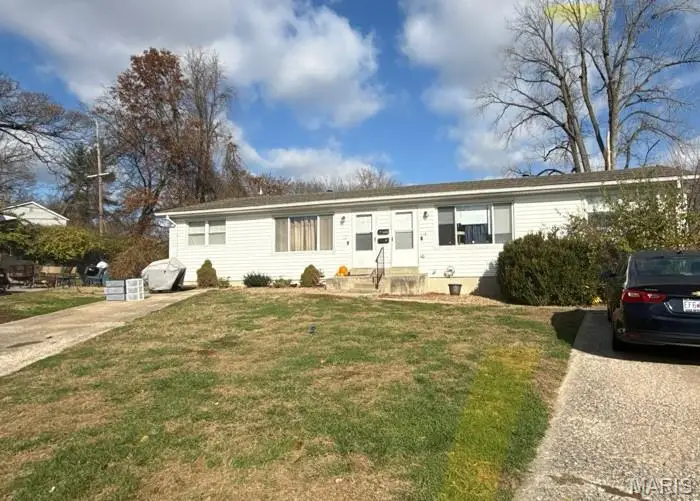 117-118 Woodlawn Court, Saint Charles, MO 63301 - Image #1