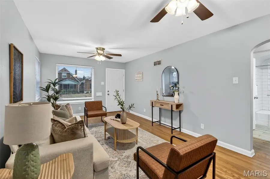 4005 Mcdonald Avenue, Saint Louis, MO 63116 - Image #3