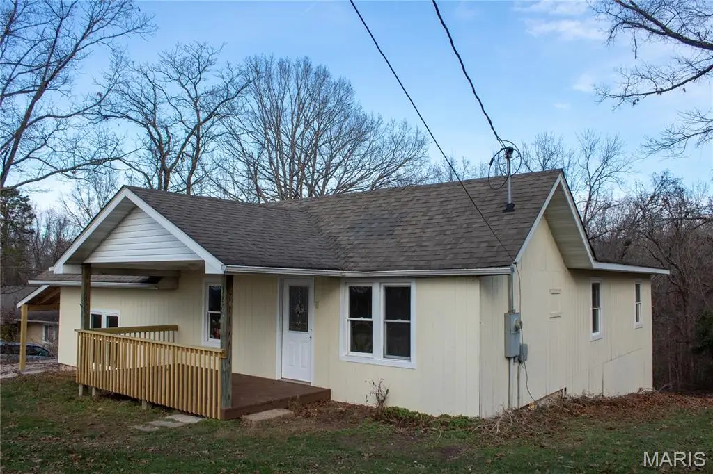 386 Birds Nest Road, Steelville, MO 65565 - Image #1