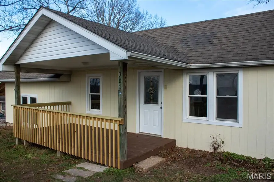 386 Birds Nest Road, Steelville, MO 65565 - Image #2