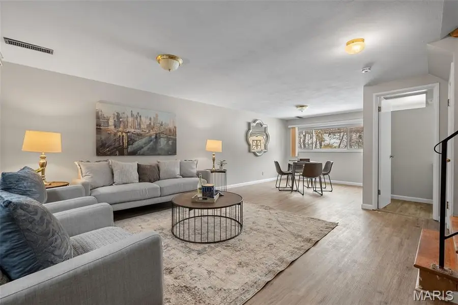 11008 Baywood Terrace, Saint Louis, MO 63126 - Image #3