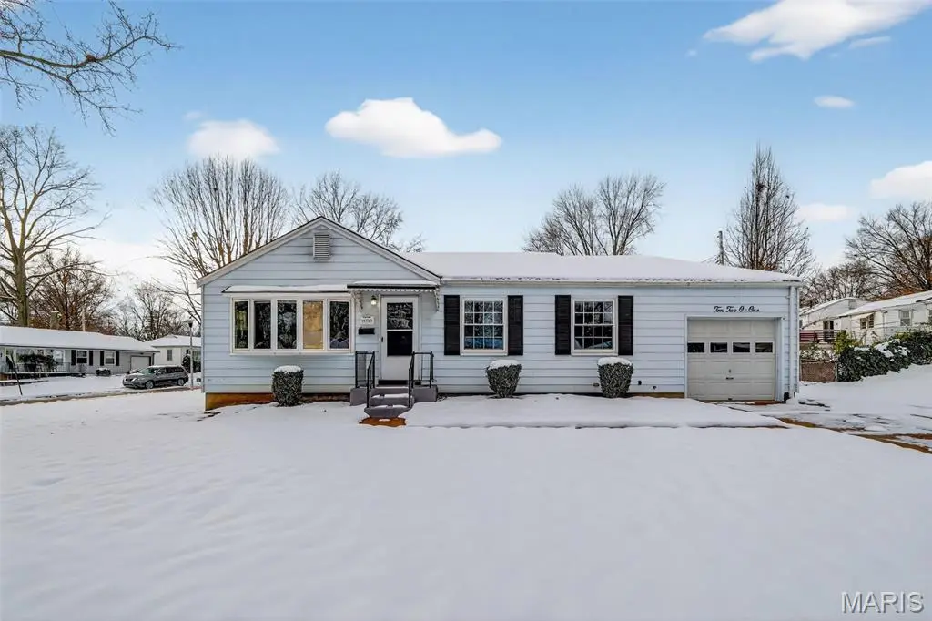 10201 Surf Drive, Saint Louis, MO 63137 - Image #1