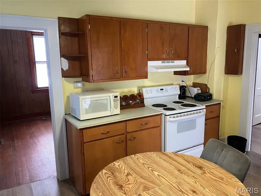 910 6th Street, Highland, IL 62249 - Image #2