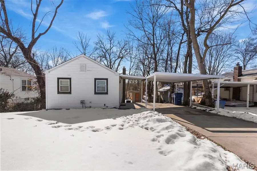 10532 Decker Avenue, Saint Louis, MO 63114 - #2