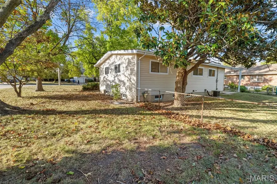 2270 Patterson Road, Florissant, MO 63031 - Image #2