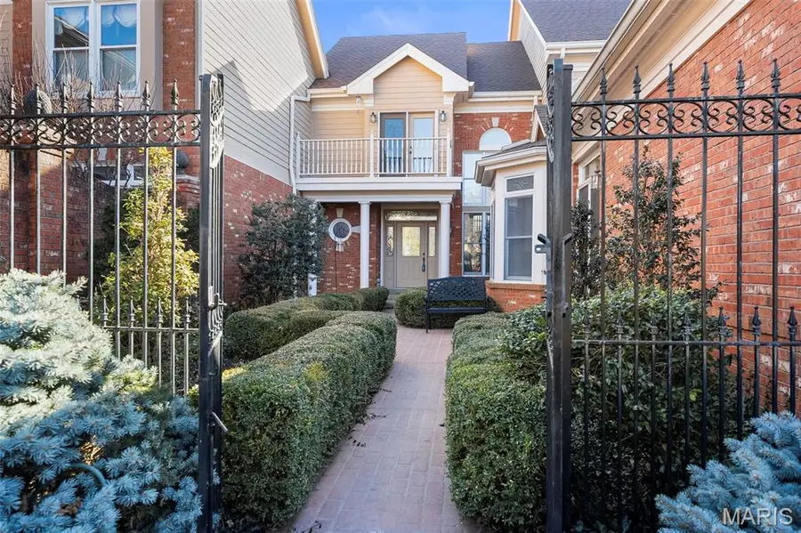 260 Carlyle Lake Drive, Creve Coeur, MO 63141 - Image #2