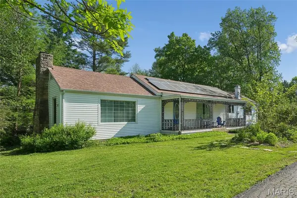 232 Old Ballwin Road, Ballwin, MO 63021