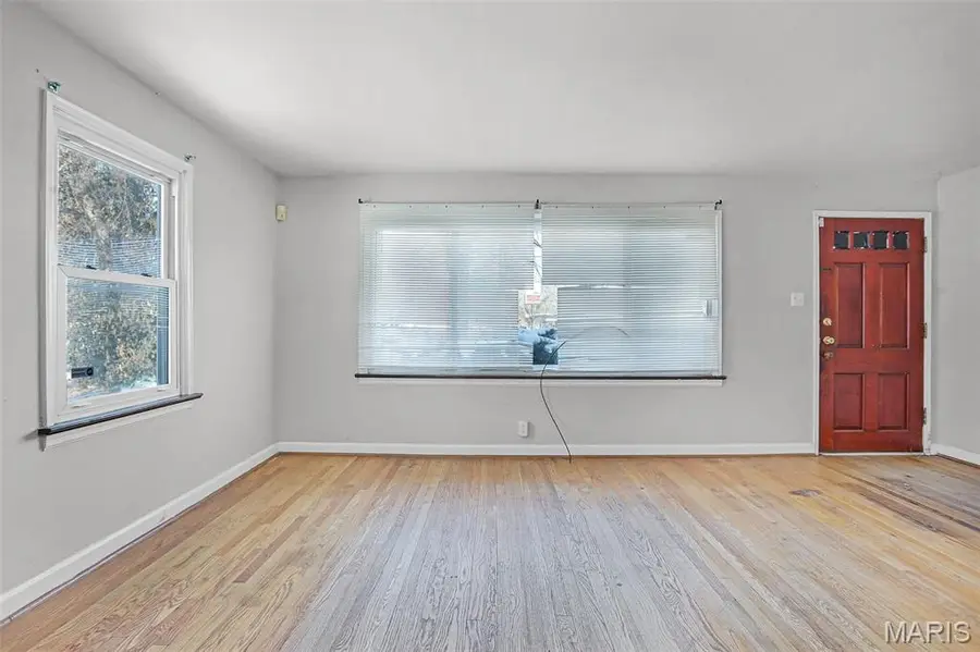 8234 Airport Road, Saint Louis, MO 63134 - #3