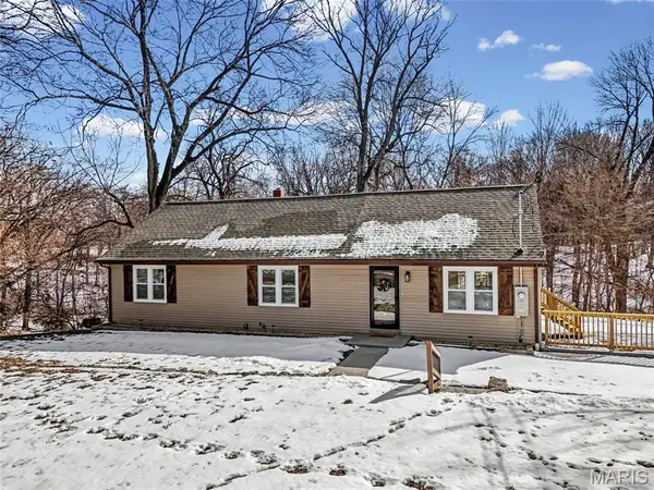 12902 Dorsett Road, Maryland Heights, MO 63043