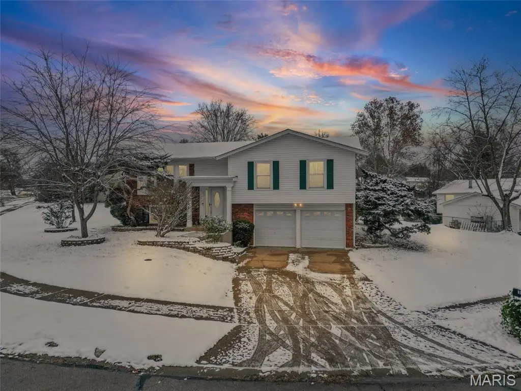 327 Parma Drive, Ballwin, MO 63021 - Image #1