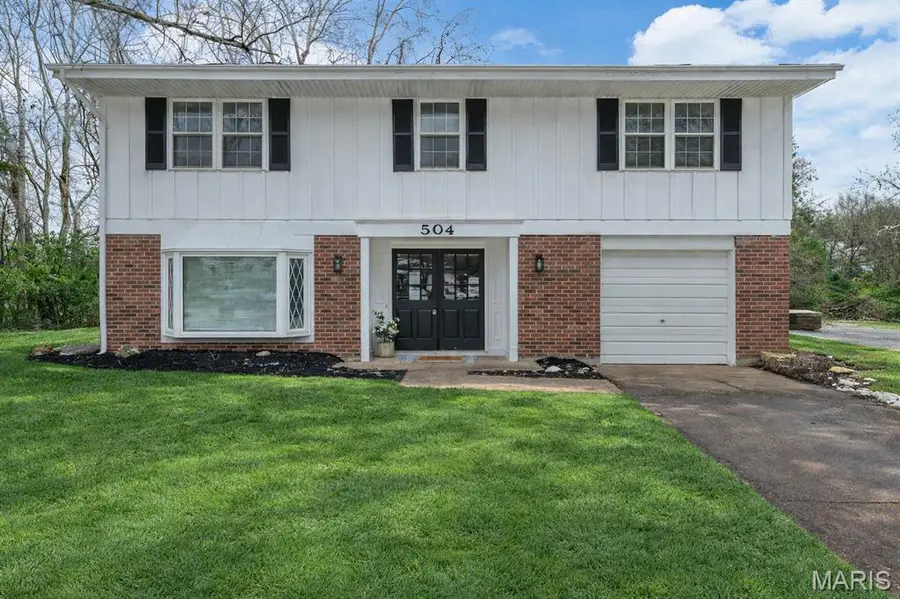 504 Thornlea Court, Ballwin, MO 63011 - Image #2