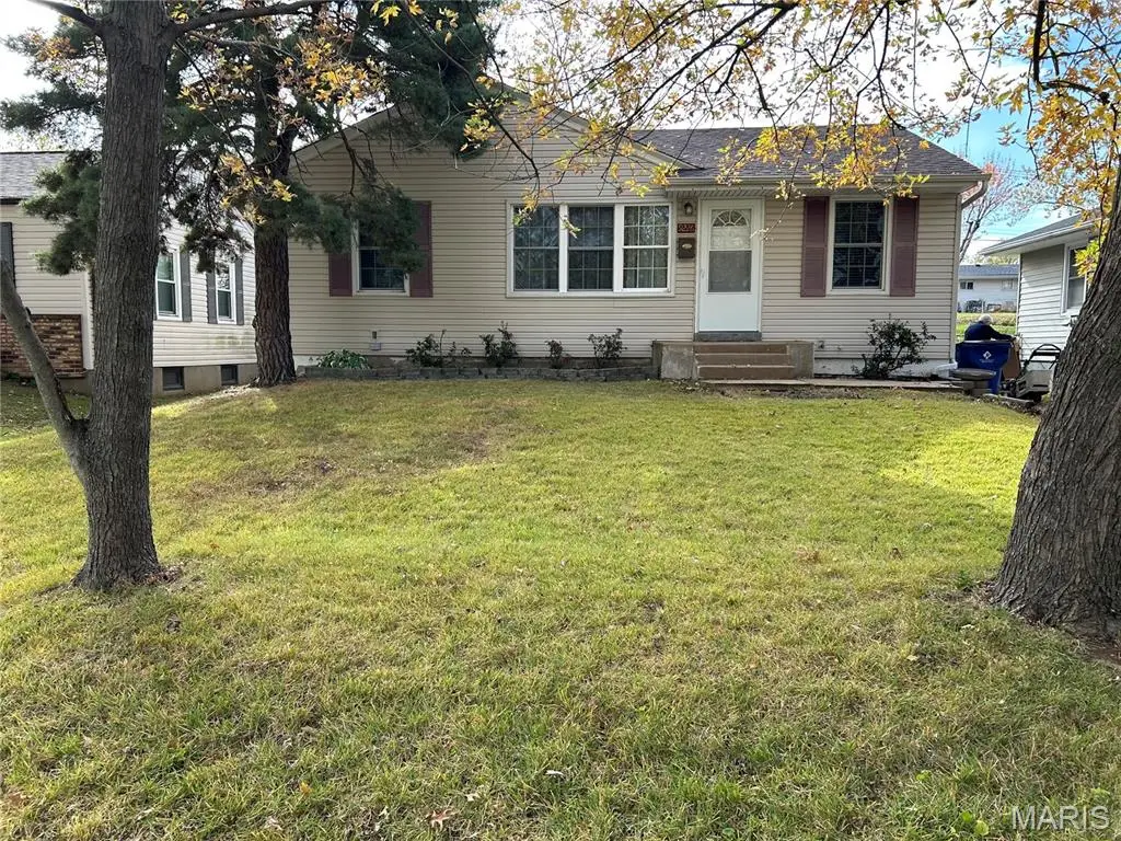 9226 Tutwiler Avenue, Saint Louis, MO 63134 - Image #1