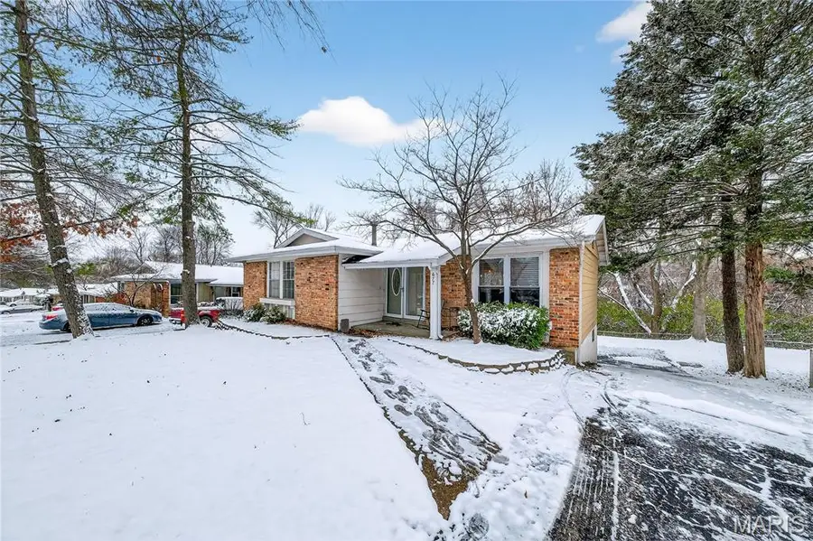 677 Turfwood Drive, Ballwin, MO 63021 - Image #2