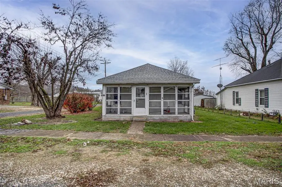 349 Locust Street, Eldred, IL 62027 - Image #3