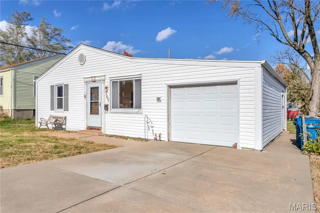 9569 Pagewood Avenue, Saint Louis, MO 63114 - Image #1