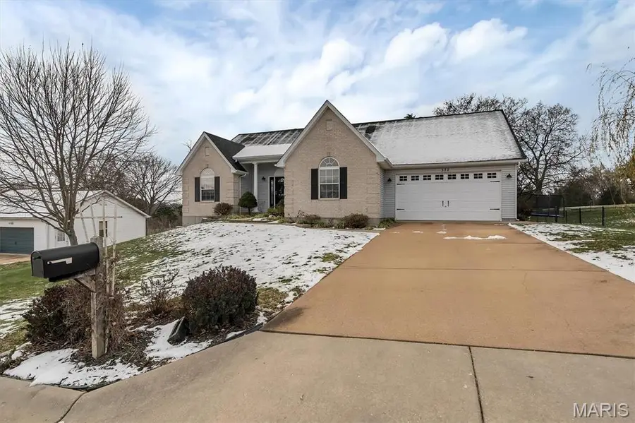 372 Martin Field Court, Villa Ridge, MO 63089 - Image #2