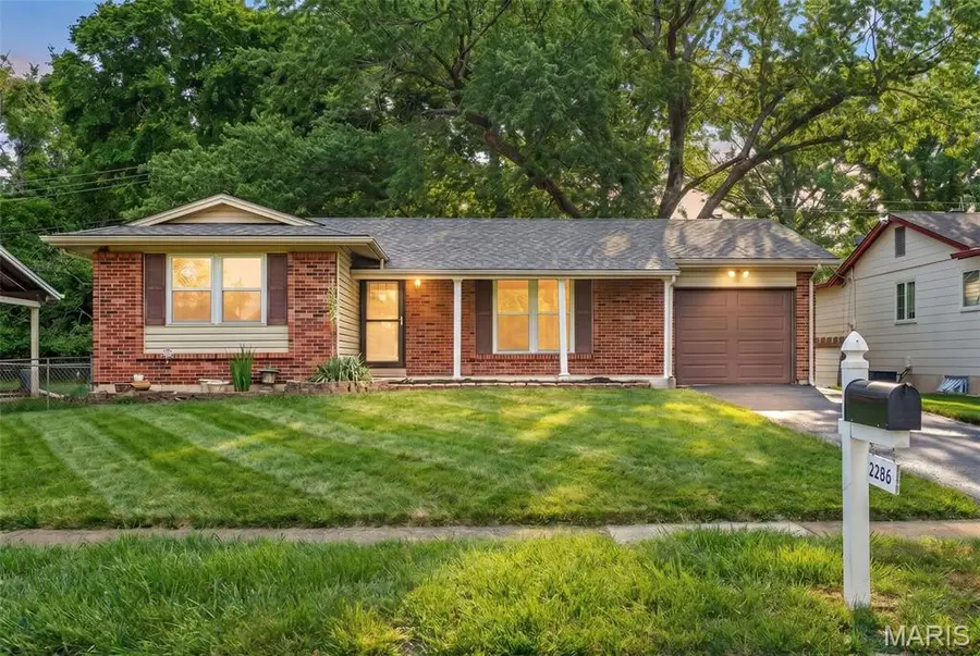 2286 Westglen Park Drive, Maryland Heights, MO 63043 - #2