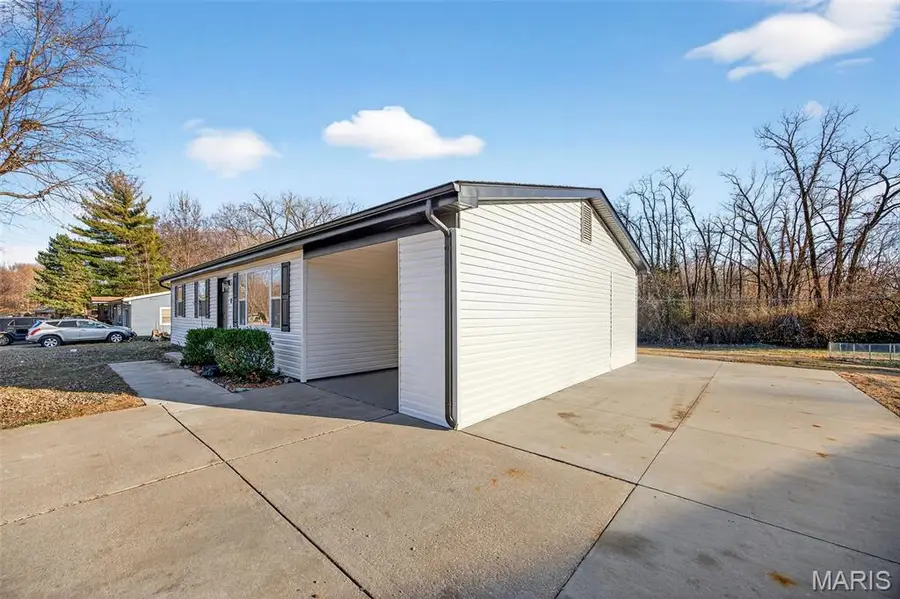 8 Faye Avenue, Saint Charles, MO 63301 - Image #3