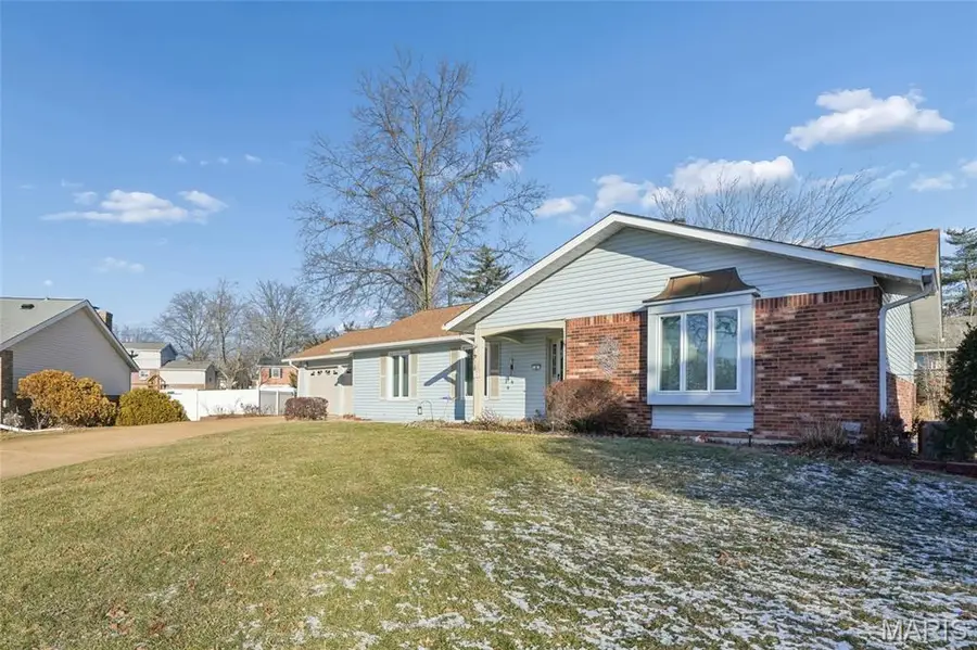 4 Parkrose Court, Ballwin, MO 63011 - Image #2